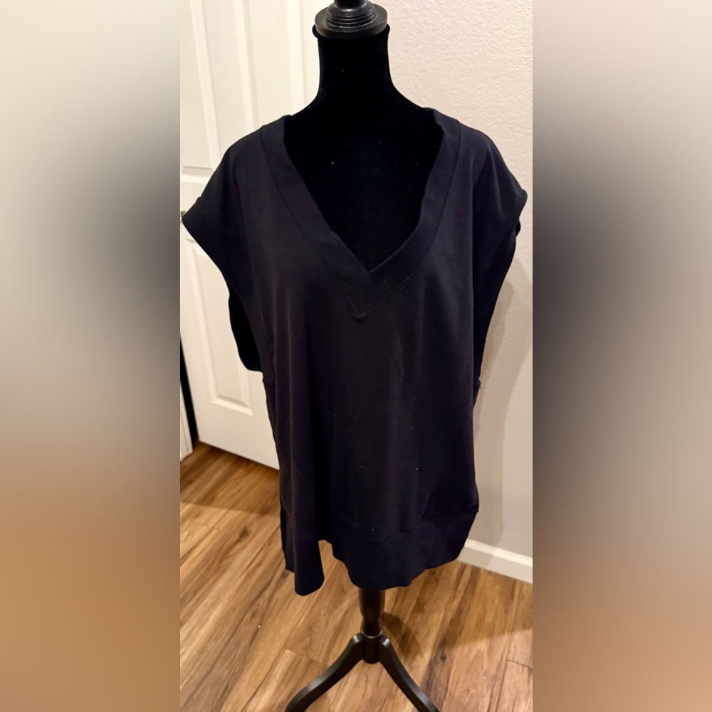 Athleta Black V-Neck Vest